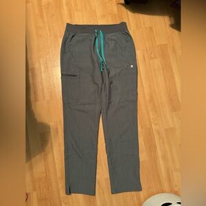 Figs Scrub Pant

Size: Small Yola scrub skinny 

Worn once 

Excellent condition
